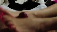 AMAZING FOOTJOB BEAUTIFUL SEXY TOES