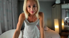 sexy amateur hot blonde teen show webcam