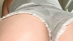 Webcam big booty brunette fucking machine toy hard