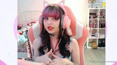 Hot Amateur Webcam Teen Masturbates For Their Fans