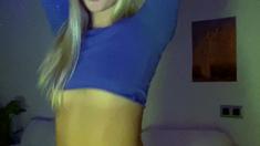 amateur blonde solo webcam