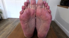 Amateur Foot Fetish Girlfriend Sucks and gives a Footjob
