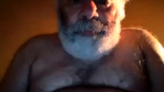 Hairy horny NY daddy bear jerks off on webcam